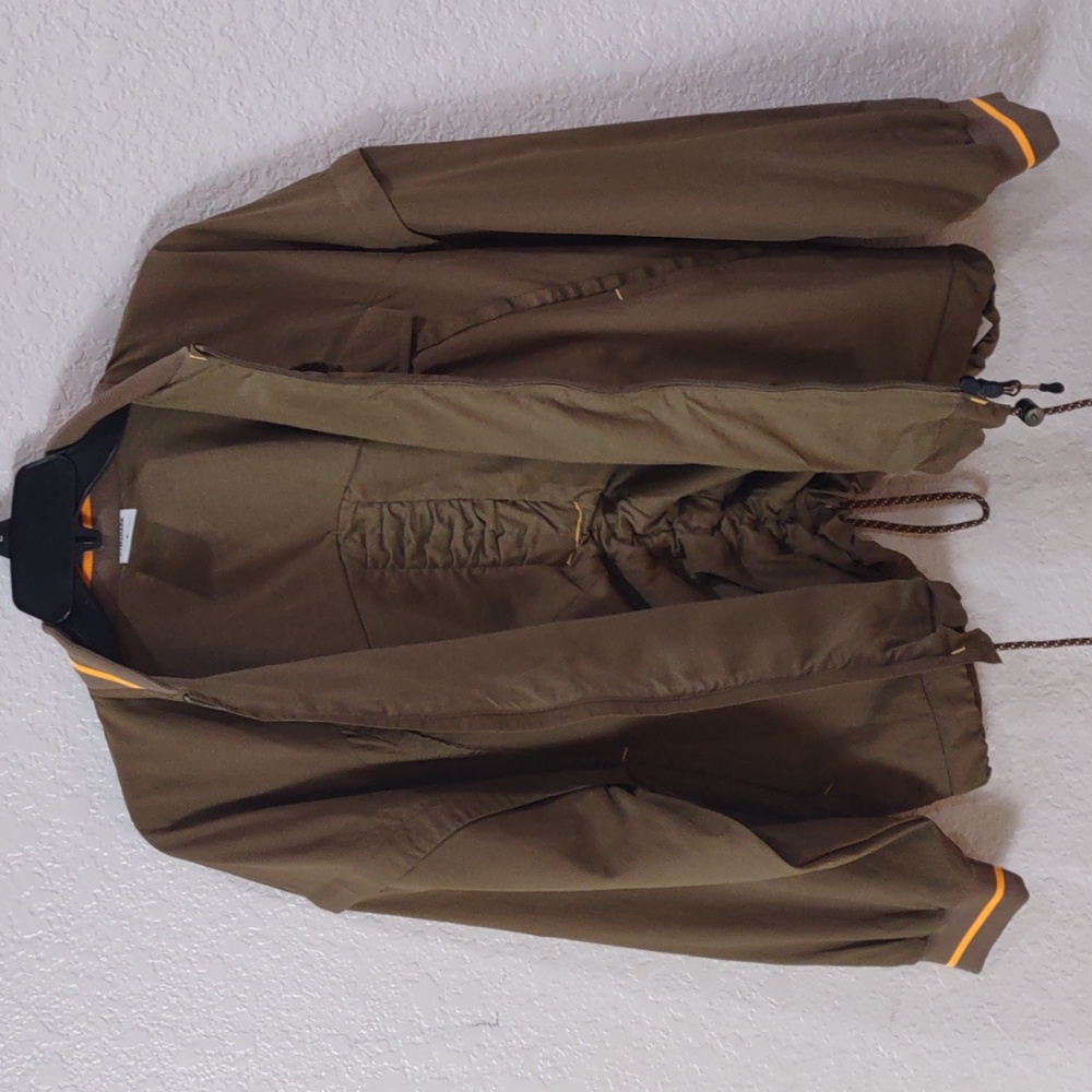 GYMSHARK JACKET. - Picture 17 of 17